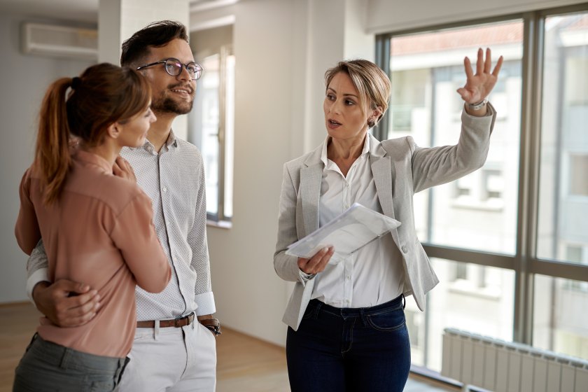 Real Estate Agent Young Couple Visiting House Home Apartment